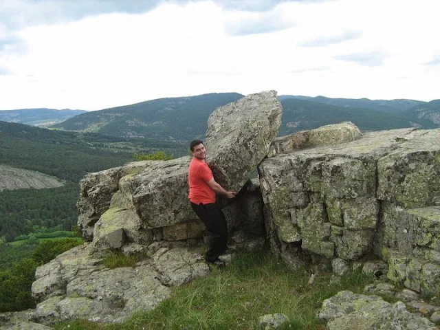 Moncho, pedra, roca, roquerol, Tremedal, Orihuela Moncho, pedra, roca, roquerol, Tremedal, Orihuela
