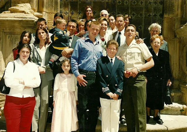 Beto de Beseit, lo ros, li díe “esgarrapaciones” Tomás a la empresa de excavassions de mons germans. Beto de Beseit, lo ros, li díe “esgarrapaciones” Tomás a la empresa de excavassions de mons germans.